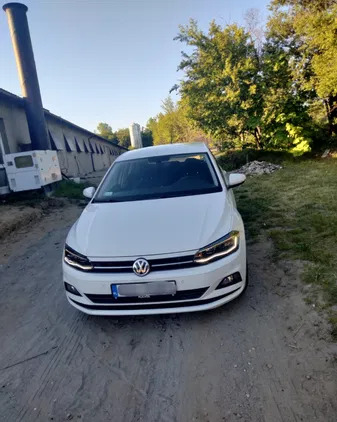 volkswagen Volkswagen Polo cena 46000 przebieg: 76192, rok produkcji 2017 z Chrzanów